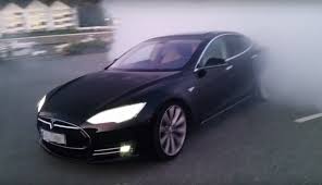 So rarely, that i forgot that the speedometer actually turns red when approaching the top speed. Tesla P90d Owner Reveals 0 To 60 Speed Details