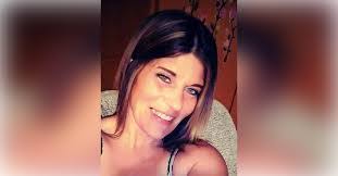 Sara Life's Instagram, Twitter & Facebook