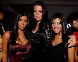 Get the latest on khloe kardashian from teen vogue. Khloe Kardashian Admits She Was Unpopular In School And Struggled To Live In Kim And Kourtney S Shadow Mirror Online
