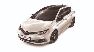 Toyota Auris 2017 bicolor, riqueza cromática