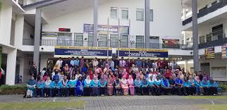 Pada julai 2020, terdapat seramai 168 orang pelajar tingkatan enam atas (semester 2), dan 58 orang guru. Majlis Kolej Tingkatan Enam Desa Mahkota Kuala Lumpur Facebook