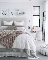 Chambre Rose Et Gris Dominee Blanc Immacule Idee Chambre Deco Chambre Deco Chambre Parental