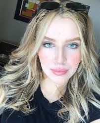 Michelle Jorge's Instagram, Twitter & Facebook