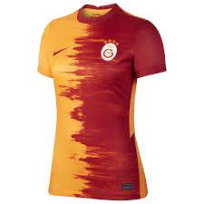 Galatasaray spor kulübü is a turkish professional football club based on the european side of the city of istanbul in turkey. Nike Galatasaray Home Shirt 2020 2021 Womens Licensed Short Sleeve Performance T Shirts Sportsdirect Com