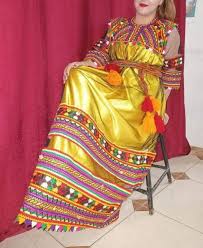 Faire découvrir toute la beauté de la kabylie. Se Connecter Vous N Avez Pas De Compte Creer Une Boutique Des Belle Robe Kabyle Pour Les Fetes Amel Robe Kabyle 1 Da Livraison Non Disponible 1 J Aime 1224 Vues Details Publie Le 2021 03 25 07 37 31 Categorie Vetement Accessoires Boutique