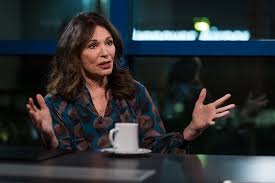 Iris berben is literally trembling with excitement. Iris Berben Vom Reisen Und Ankommen Boulevard Airport