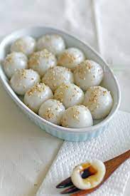 Indonesia Eats Indonesian Food And Recipes Banh Troi Vietnamese Glutinous R Asian Desserts Vietnamese Dessert Rice Dumplings Recipe