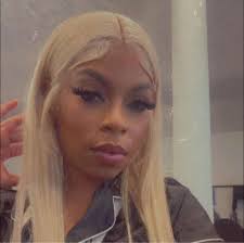 Scotty so messy & I love it , She put summer chain