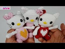 Amigurumi Hello Kitty Yapimi Orgu Oyuncak Hello Kitty Ozellikle De Kiz Cocuklarin Cok Sevdigi Bir Hello Kitty Orgu Tig Isleri