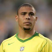 Ronaldo frisur war ablenkungsmanöver der einstige weltfussballer ronaldo hat fast 15 jahre nach dem titelgewinn mit brasilien an der wm 2002 in japan und südkorea ein geheimnis gelüftet. Beste Brasilianische Fussballspieler Aller Zeiten