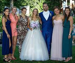 Aniko kovacsics is best known for being a handball player. Igy Meg Nem Lattuk A Fradi Noi Keziseit