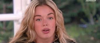 J'ai eu un signe de lui, je ne suis pas folle" : Emma (Star Academy) révèle  avoir vécu une drôle d'expérience dans le château avec son grand-père  disparu