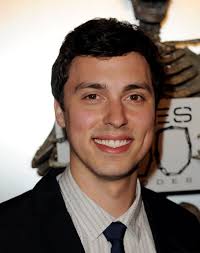 John francis daley biography with personal life, affair, and married related information and age, height, weight, net worth, education, profession, nationality, ethnicity, spouse, children, parents, siblings etc. John Francis Daley Microsoft Store
