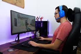 The logitech g733 lightspeed ($129.99) is the company's latest attempt at a wireless headset, this time with an emphasis on light, comfortable materials. A Comfortable And Efficient Helmet