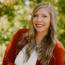 Taylor Wills's Instagram, Twitter & Facebook