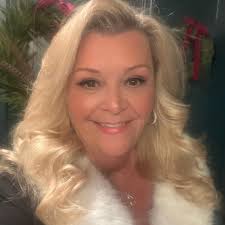 Who is a good neurosurgeon or orthopedic doctor for back pain in the St  Cloud area?