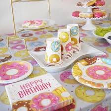 When planning a tea party for a birthday, sleepover or just for fun, you'll want to include some games to keep the guests busy and entertained. Sweets Party Uhost Events