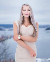 Rose to fame in 2017 after appearing on the ninth season of norway's edition of paradise hotel. I Heart Models On Twitter Happy Birthday Martine Lunde Aarsrud And I Hope Gratulerer Med Dagen Because I Am Fro Https T Co Otpdnp1upk Https T Co 4aufhyapix