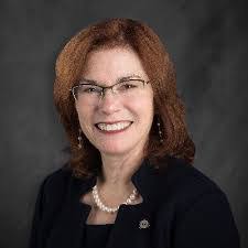 Lisa Marbury's Instagram, Twitter & Facebook