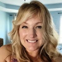 Jennifer Waite's Instagram, Twitter & Facebook