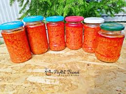 Zacusca este un fel de mâncare românesc foarte gustos, destul de laborios ce necesită o oarecare experiență în bucătărie. Retete De Zacusca Retete Culinare Cu Gina Bradea