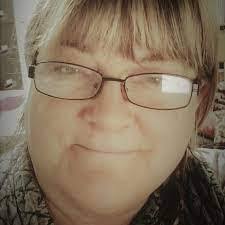 Elizabeth Moorehead's Instagram, Twitter & Facebook