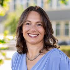 Lake Forest Park Agents, 53 Compass Real Estate Agents