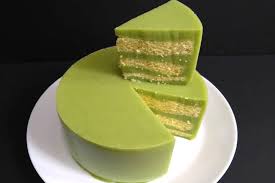 Pandan chiffon cake is a light, fluffy or sponge cake of indonesian / malaysian origin, and is both flavoured and cloured with the juice of pandanus amaryllifolius leaves. Guna Santan Pekat Padanlah Kek Chiffon Pandan Ni Cantik Gebu Berlemak