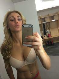 Las fotos porno de Charlotte Flair (Diva de WWE) - Poringa!