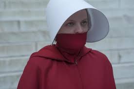На каждом шагу — военные патрули. The Handmaid S Tale The Visual Effects Are Imperative To Create Gilead