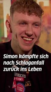 Simon Arnold war erst 13 Jahre alt, als er durch einen #Schlaganfall  komplett aus dem Leben gerissen wurde. Doch sein #Kampfgeist brachte den  leidenschaftlichen #Basketballspieler wieder zurück ins ...
