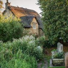 The Path To Agatha Raisin S Cottage In Biddestone Wiltshire Agatharaisin Tvseries Cottag Romantic Cottage Cottage In The Woods Country House Decor