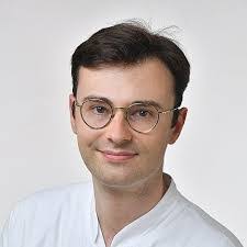 Benjamin Arnold's Instagram, Twitter & Facebook