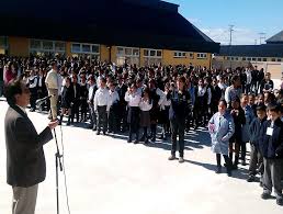 Se encuentra frente al seno de reloncaví y posee una población urbana y rural de 245 902 habitantes. Colegio Los Alerces Puerto Montt