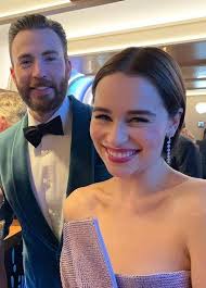 Vu à la télé lors des hommages à l'église de la madeleine. Fer Dark Spoilers On Twitter Chris Evans Emilia Clarke Robert Evans