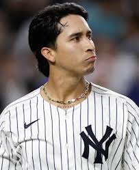 OSWALDO CABRERA ESCRIBIÓ UN MENSAJE PARA TODAS LAS PERSONAS QUE LO AMAN♥️.  Después de una noche tan triste para mí, teniendo tantos pensamientos  negativos después de torcerme el tobillo tan bruscamente con