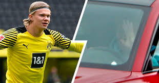 Erling haaland macht mit extravaganten outfits auf sich aufmerksam. Erling Haaland Kehrt Nach Dem Urlaub In Dortmund Zuruck Er Wird Schon Morgen Ins Teamtraining Einsteigen