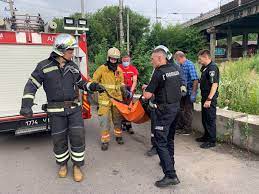 Про це depo.львів повідомили в гу нп у львівській області. U Rivnomu V Kolodyazi Na Trasi Znajshli Zhivu Zhinku Foto Novini Rivnogo