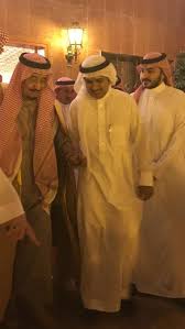 يعد الشيخ ثنيان بن فهد الثنيان من الرجال الذين يدلون على تراث بلادهم القديم ، حيث أنه جزء تاريخي من المملكة العربية السعودية فاليوم، يبحث المرء بين المعمّرين من أجل أن يستلهم. Ø£Ø®Ø¨Ø§Ø± 24 Ø¨Ø§Ù„ØµÙˆØ± Ø®Ø§Ø¯Ù… Ø§Ù„Ø­Ø±Ù…ÙŠÙ† Ø§Ù„Ø´Ø±ÙŠÙÙŠÙ† ÙŠØ²ÙˆØ± Ø§Ù„Ø´ÙŠØ® Ø«Ù†ÙŠØ§Ù† Ø§Ù„Ø«Ù†ÙŠØ§Ù† Ù„Ù„Ø§Ø·Ù…Ø¦Ù†Ø§Ù† Ø¹Ù„Ù‰ ØµØ­ØªÙ‡