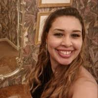 Danielle Reis's Instagram, Twitter & Facebook