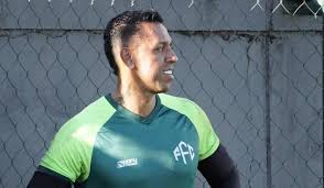 Sidão volta aos treinamentos e reforça preparação do Feira FC para clássico contra o Flu de Feira