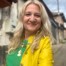 Comment COOKIE and we'll send you the recipe! 🍪🎄 This is hands down the  best sourdough chocolate crinkle cookies recipe EVER! They are rich and  fudgy, with a soft, chewy center and