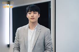 En çok go back couple (2017), my mister (2018), come and hug me 2018'de jang ki yong, my mister dizisinde soğuk kalpli bir tefeci olarak rolüyle daha da tanındı. 10 Things Every Fan Needs To Know About Jang Ki Yong