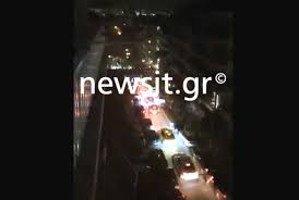 Η πλατεία αγίου σπυρίδωνος στο παγκράτι με την ομώνυμη εκκλησία και το μουσείο σύγχρονης τέχνης γουλανδρή. Nul1z00pvrcalm