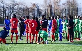 Le galaxy de los angeles est un club de football professionnel américain franchisé basé à carson dans la banlieue de los angeles. Football Ces Jeunes Qui Revent D Integrer Une Universite Americaine Le Parisien