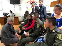 Se trató de un carro bomba al interior de la escuela en donde se celebraba una reunión de oficiales dejando como saldo parcial nueve muertos y. Once Muertos Y 87 Heridos Por Carro Bomba En Escuela General Santander Reporteros Asociados
