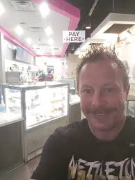 We're back and thrilled to bring you an enhanced experience at our  Baskin-Robbins outlet in ODEL, Ward Place, Colombo 07. Get ready for an  even more delightful serving! 🍦✨ #BaskinRobbins #BaskinRobbinsSL #ODEL