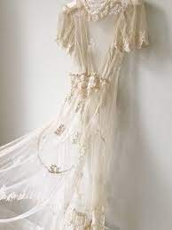 In epoca moderna molte tradizioni e usanze riguardanti il codice accanto a questi succinti mini dress trovano spazio anche gli abiti vintage anni '50 dalla lunghezza dove posso trovare degli abiti da sposa vintage anni 70? Abiti Da Sposa Vintage I Piu Belli E Dove Trovarli In Crescita Amazon Gomoda
