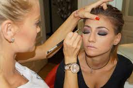 Pentru inscrieri la cursul de machiaj, va rugam sa ne contactati. Academia De Make Up Cursuri De Machiaj Profesional
