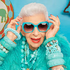 IRIS APFEL-BOUNDLESS OBJECT OF IMPRESSIVE ACCESSORIES, VIVID COLORS AND A  STYLE WITHOUT RULES